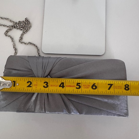 Charming Charlie RSVP Silver Satin Knot Clutch Chain Strap‎ Evening Bag - Picture 6 of 15